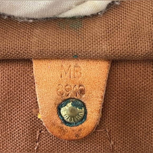 LOUIS VUITTON Monogram Speedy 40 Handbag, Authentic, Vintage, EUC. - Picture 10 of 16